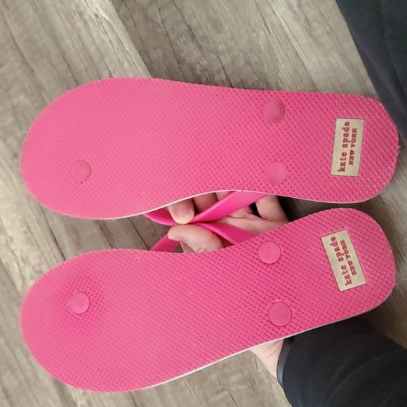 Kate Spade pink flip flops - Picture 3 of 6
